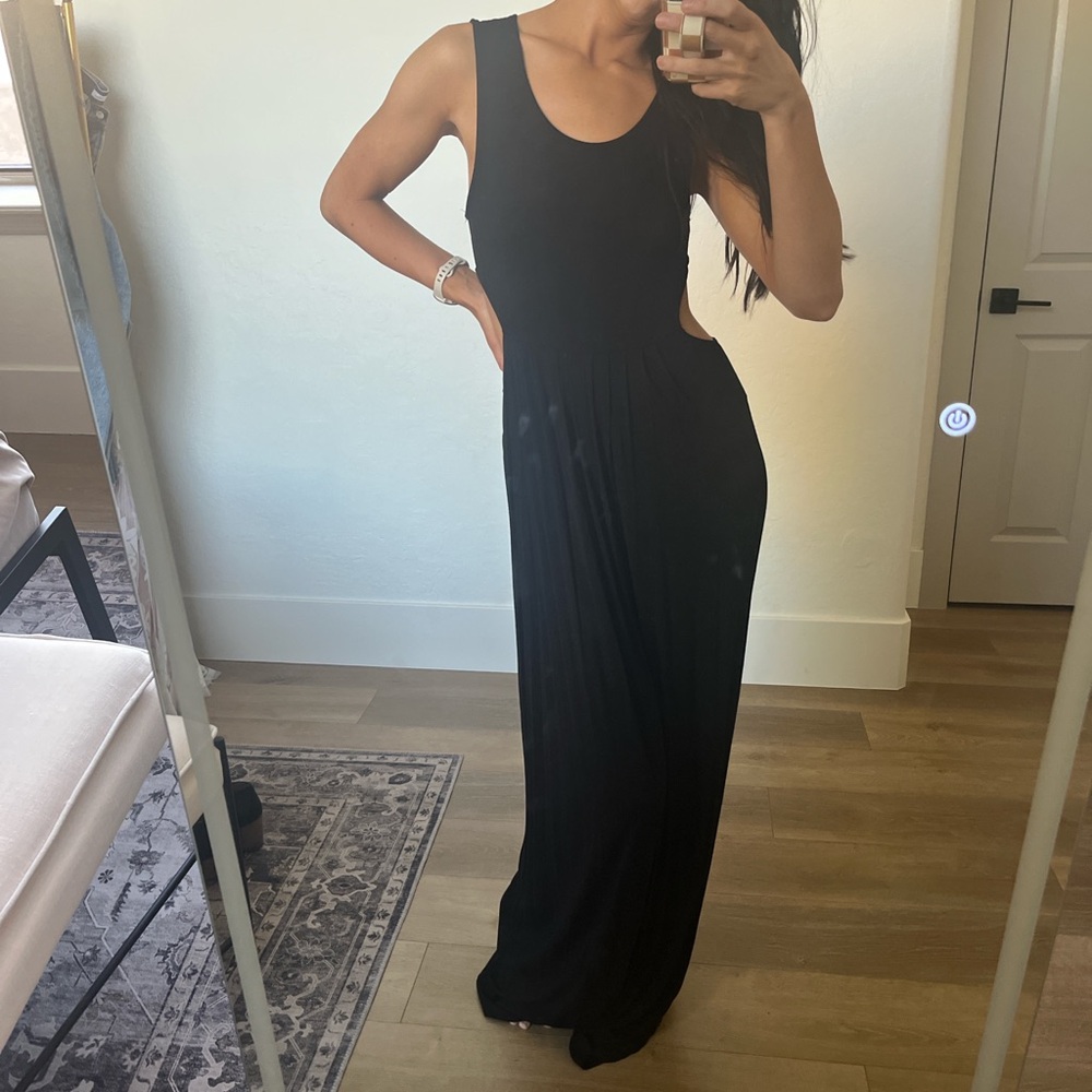 Chic Black Sleeveless Maxi Dress